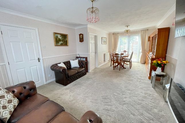 18, Blakeney Drive, Luton photo 4