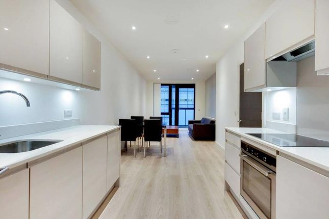 Sailors House, 16 Deauville Close, London photo 4
