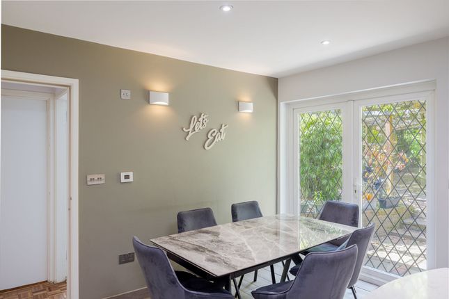 25 Mitchley Avenue, Purley photo 4
