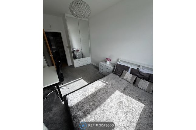 Flat, Voyager House High St North, Poole photo 5