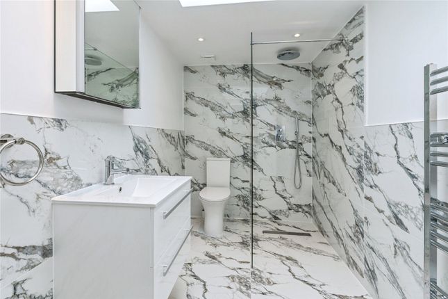 Flat 3, 159A, High Street, London photo 4