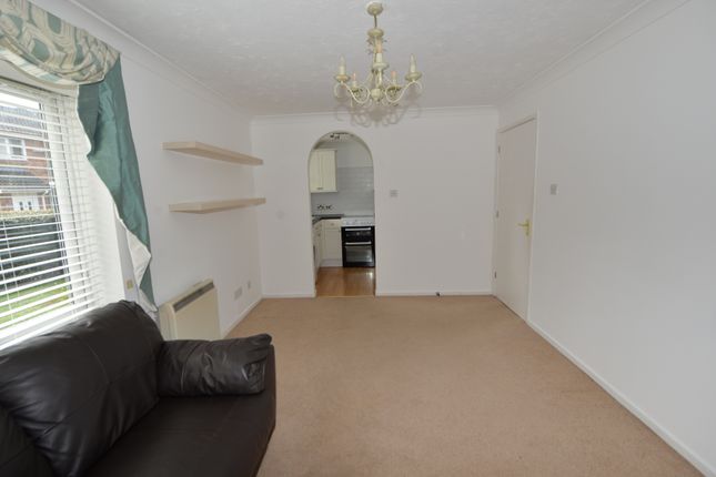 Flat to rent in Cowley Close, Southampton