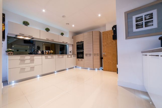 132, Empire Way, Cardiff photo 4