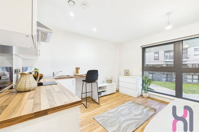 111B Manchester Waters, 3 Pomona Strand, Manchester photo 3