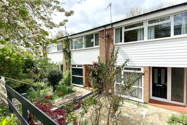 Thumbnail Terraced house to rent in Hillbrow, Reading, Berkshire