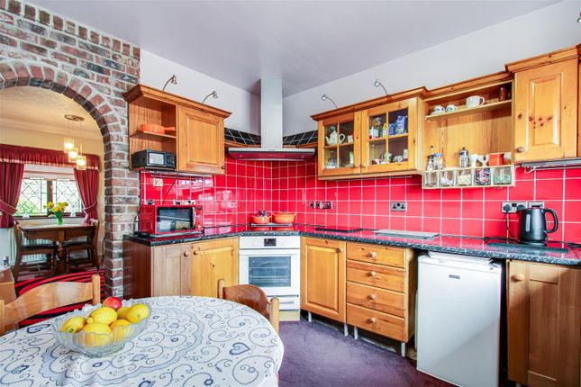 Allberry Lodge, Tun Lane, Barnsley photo 2