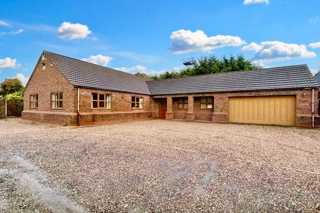 Thumbnail Detached bungalow for sale in High Street, Crowle, Scunthorpe