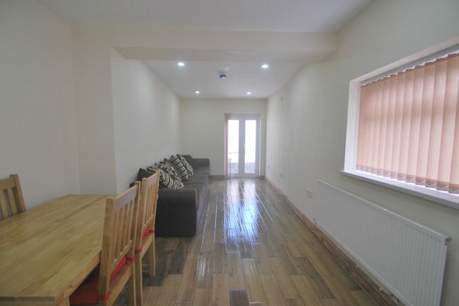 Llantrisant Street, Cardiff photo 3