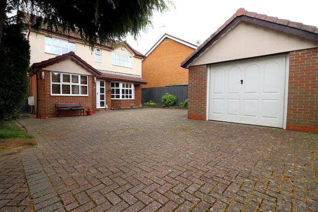 Thumbnail Detached house for sale in Sworder Close, Luton, Bedfordshire