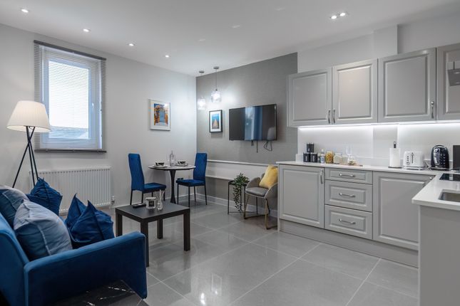 Thumbnail Flat to rent in Broadway, Didcot