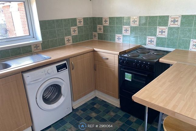 Sandringham Court, Slough photo 5