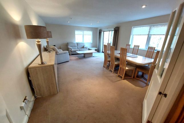 Flat 2, Oakleigh, Prestwich, Manchester photo 4