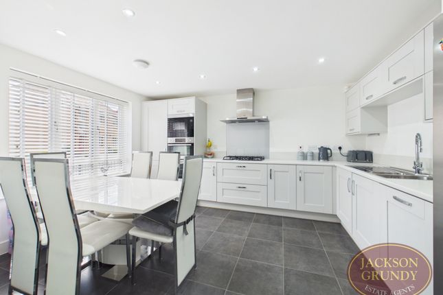 33, Blacksmith Way, Woodford Halse photo 2