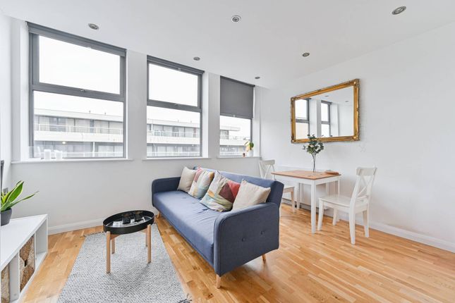 Flat for sale in Norwich House, Streatham Hill, London