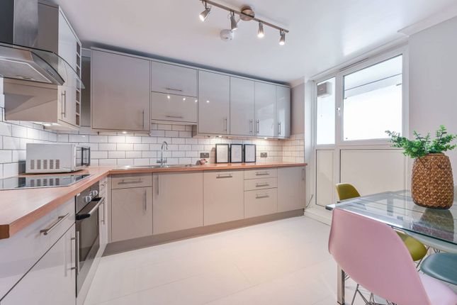 Flat for sale in Black Prince Road, Kennington, London