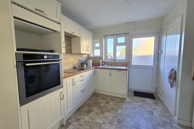 19, Ambrose Close, Sherborne photo 4