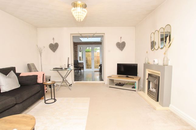 14, Acorn Grove, Church Village photo 2