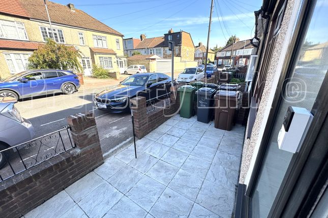 98, Westminister Gardens , Barking photo 5