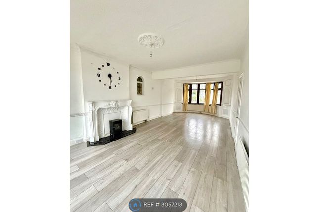 Whalebone Grove, Romford photo 4