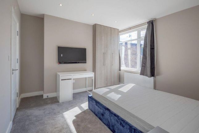 Suite 4, 100, Valetta Road, London photo 5