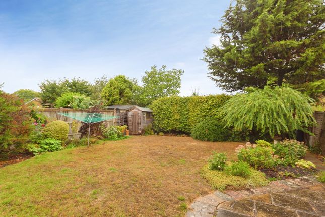 9, Irvine Drive, Aylesbury photo 3