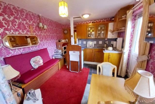 Flat 1 Foxton House, 20, Broad Street, Leominster photo 2