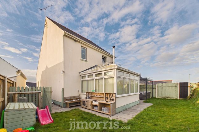 26 Parc Loktudi, Fishguard photo 3