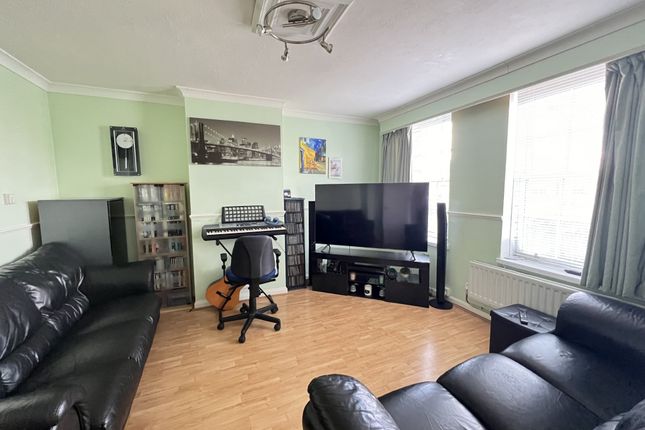 88, Charlton Park Lane, Charlton photo 2