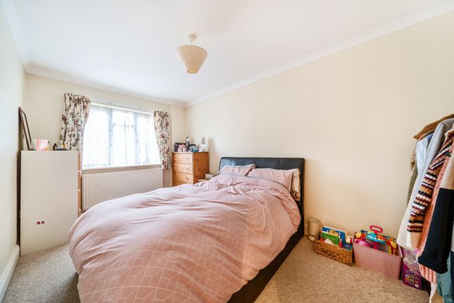 Flat for sale in Wilmer Crescent, Kingston Upon Thames