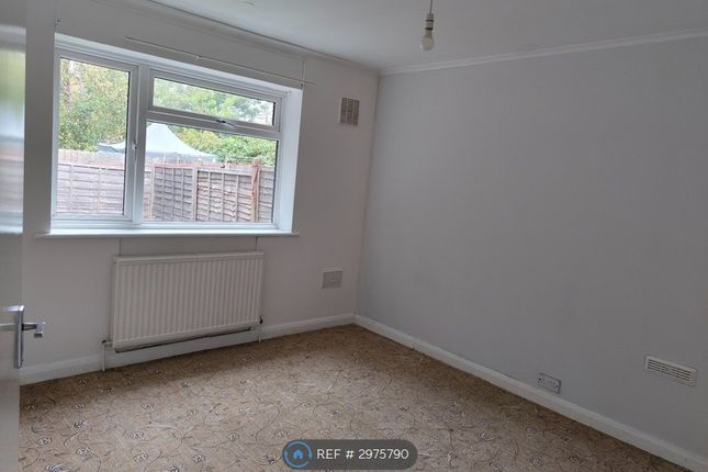 Dockwell Close, Feltham photo 4
