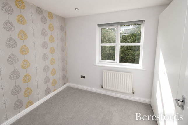 65, Bramble Tye, Basildon photo 5