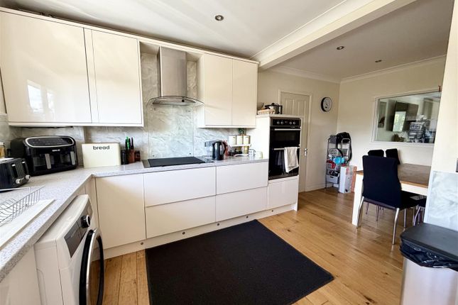 3, Egdon Court, Poole photo 3
