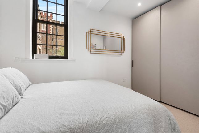 2, Vernon House, 1, Holt Gardens, London photo 4