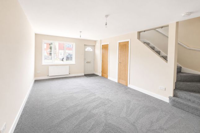 33, Forsythia Place, Southampton photo 2