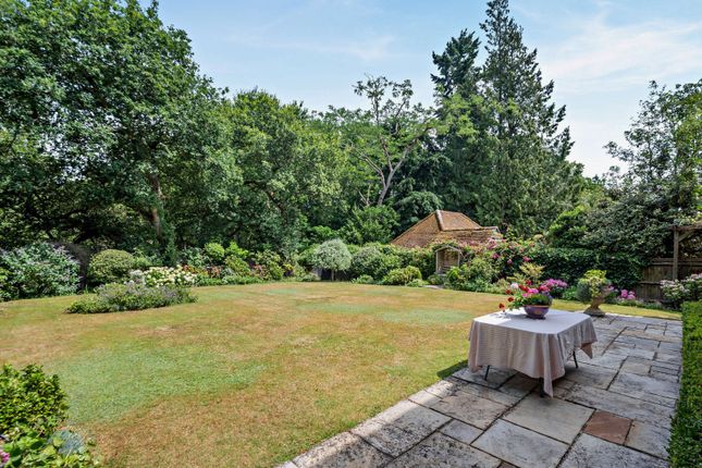 Arnage House,, Garden Close Lane, Berkshire photo 2