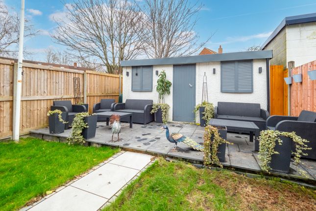 End terrace house for sale in St. Johns Road, Sutton