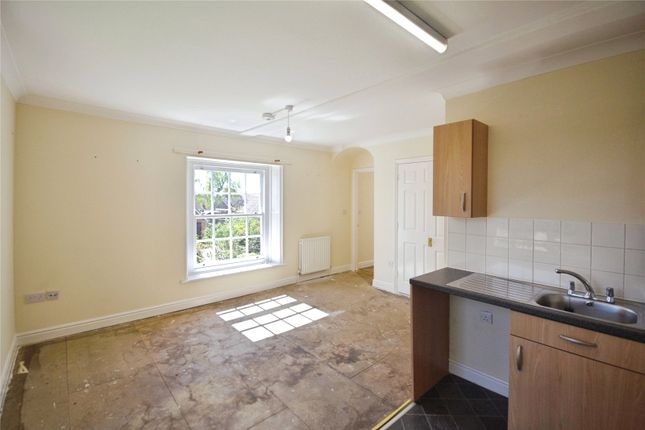 Flat 5, The Old Vicarage, 90, Grange Road, Suffolk photo 5
