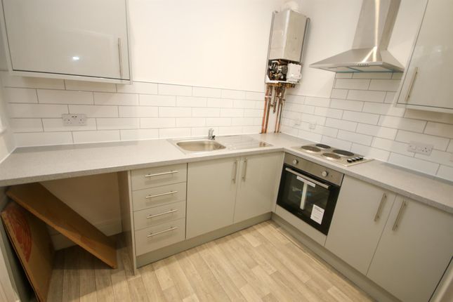 Flat to rent in Parrin Lane, Eccles, Manchester