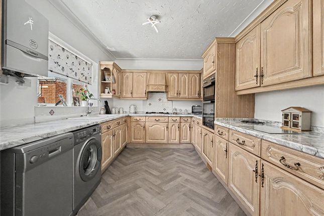 52, Woodside, Kent photo 3