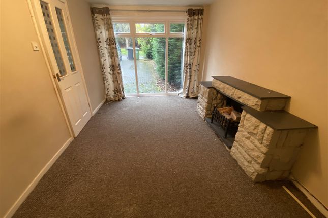 37, Abberley Avenue, Stourport-On-Severn photo 2