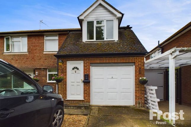 Studio for sale in 54A Vicarage Road, Staines-Upon-Thames, Middlesex