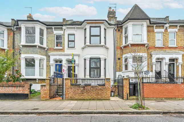 Flat for sale in Kyverdale Road, Stamford Hill, London