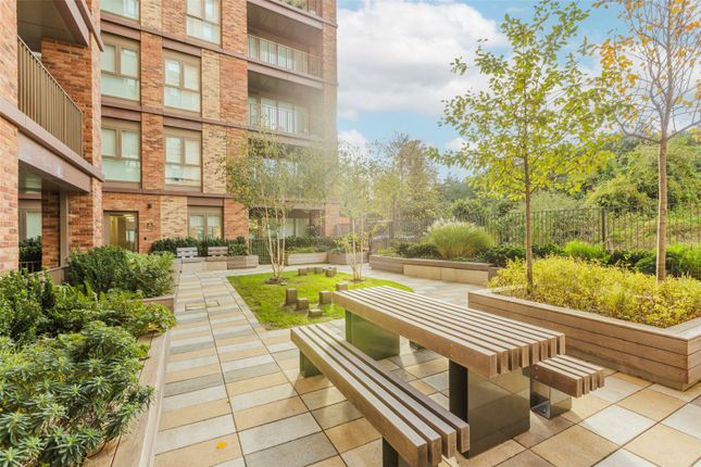 Flat for sale in Brook Road, Clarendon, Hornsey