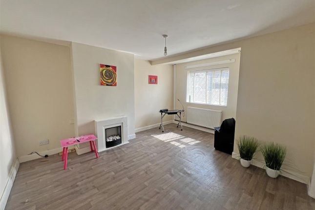6, Winifreds Drive, Telford photo 2