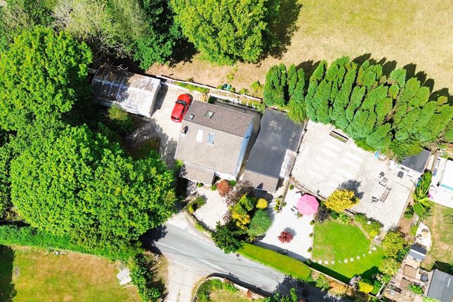 3 Godra Bryn, Bridgend photo 2