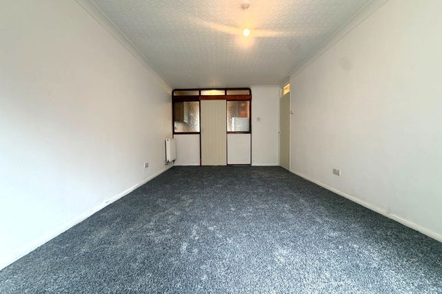 11 Swallow Drive, Blackburn photo 3