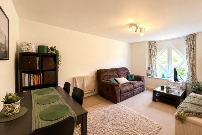 3, Garden Court, Clifton photo 3
