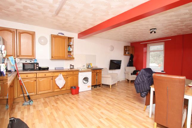 28, High Street, Abercarn photo 2
