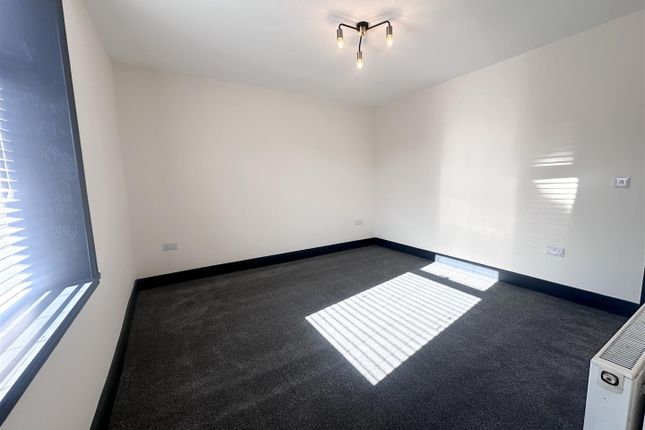 16, Scarlett Street, Burnley photo 5