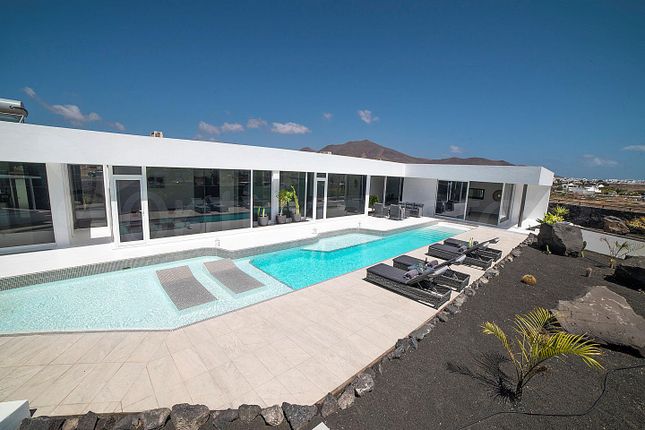 Thumbnail Villa for sale in Street Name Upon Request, Playa Blanca, Es